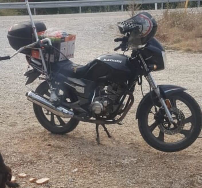 Evinin önüne park ettiği motosikleti çalındı