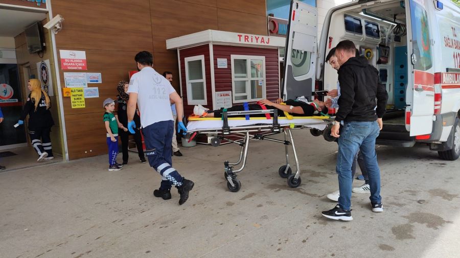 Otomobil ile motosikletin karıştığı kazada motosiklet sürücüsü yaralandı