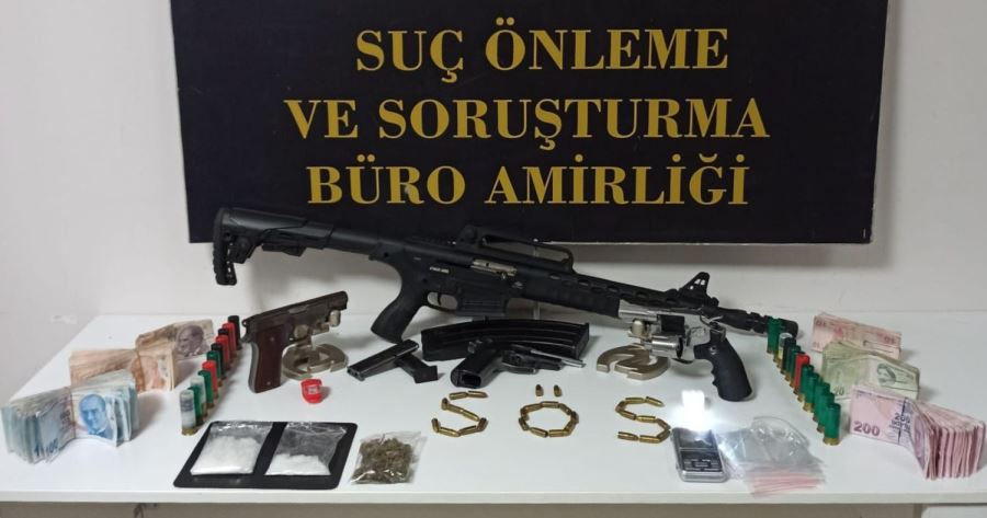 Uyuşturucu ticareti yaptıkları iddia edilen 2 kişi yakalandı