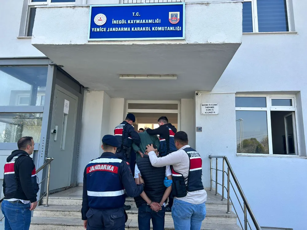 Uyuşturucu tacirleri jandarma tarafından yakalandı