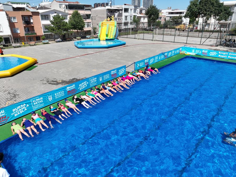 Okul bahçeleri havuzlarla şenlendi