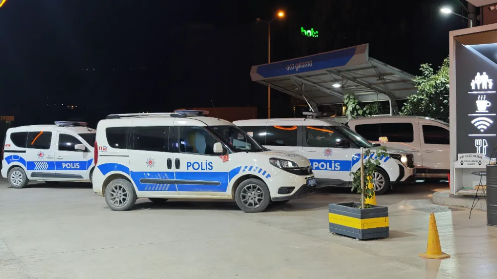 İnegöl’de Polis Kovalamacasının Ardından Şüpheli Araç Yakalandı