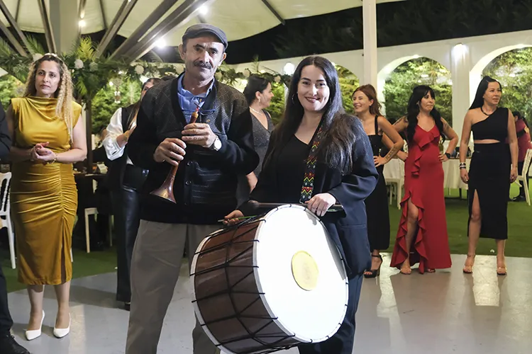 Zurnacı baba ile davulcu kızı düğünlere renk katıyor
