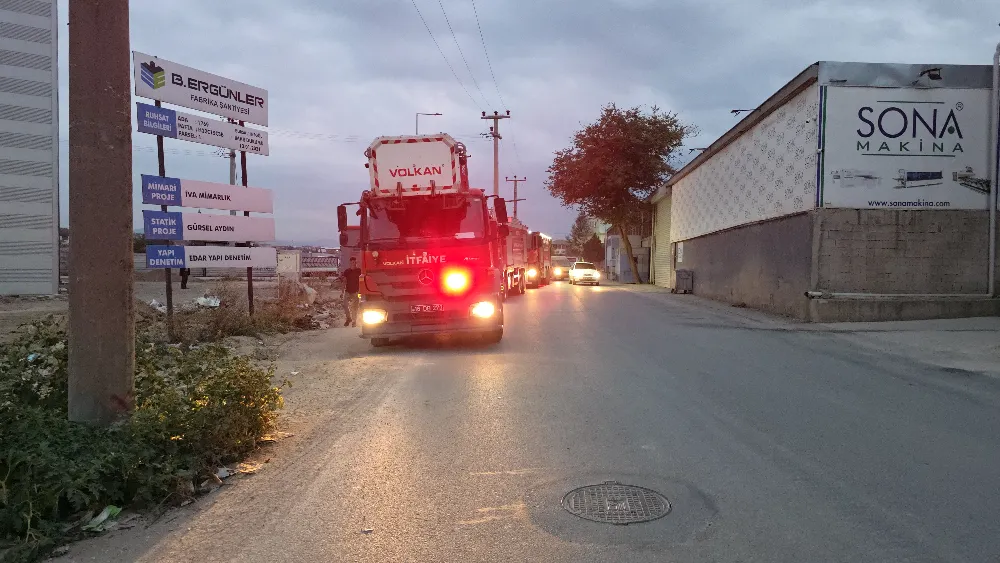 İnegöl’de metal boyama atölyesinde yangın paniği 