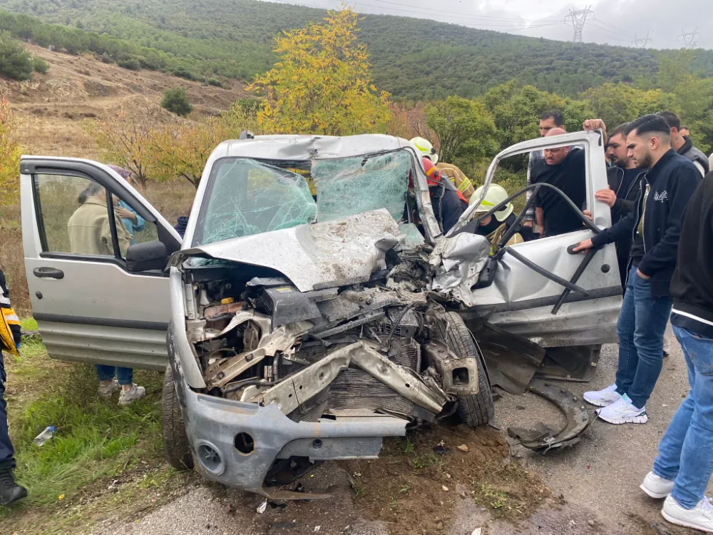 İnegöl yolunda Kaygan yolda direksiyon hâkimiyetini kaybetti: 5 kişi yaralandı