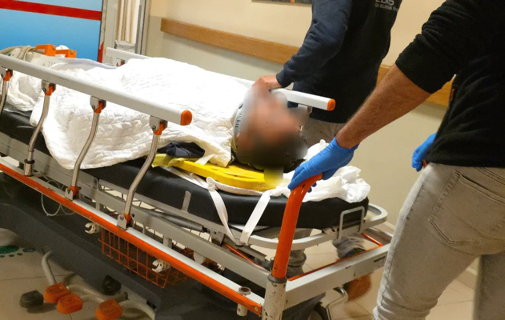 İnegöl’de Direkten Düşen işçi Ağır Yaralandı