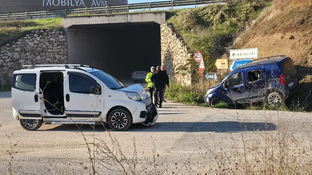 İnegöl Huzur Mahallesi alt geçidinde kaza: 4 kişi yaralandı