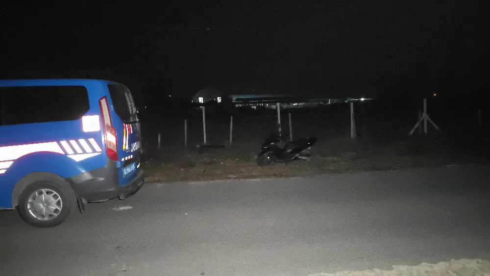 İnegöl’de Motosiklet Refüje Düştü: 2 Yaralı