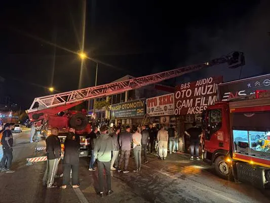 Bursa’da 4 iş yerini saran alevler söndürüldü