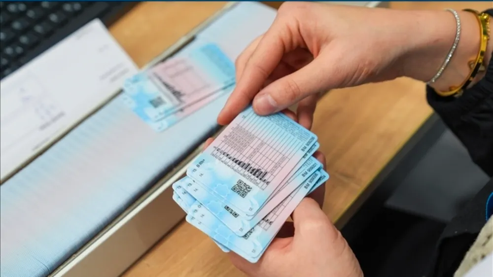 Eski tip ehliyetlerin yenilenmesi için tanınan süre bugün sona eriyor