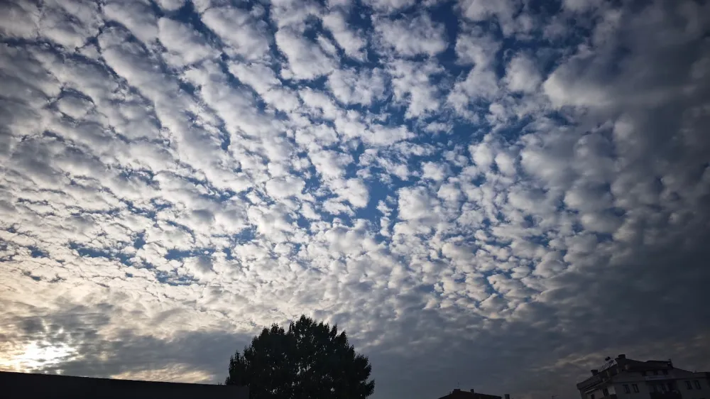 İnegöl’de Saat 16.00’da Görülen Bulutlar Endişeye Neden Oldu