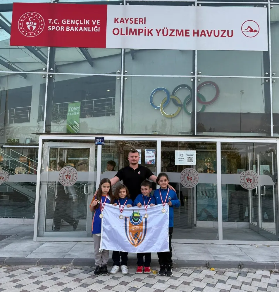 İnegöl Belediyesi Sporcularından Yüzmede Türkiye Dereceleri