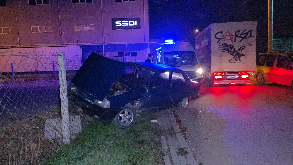 İnegöl’de kavşak kazası: Hafif ticari araç sürücüsü yaralandı