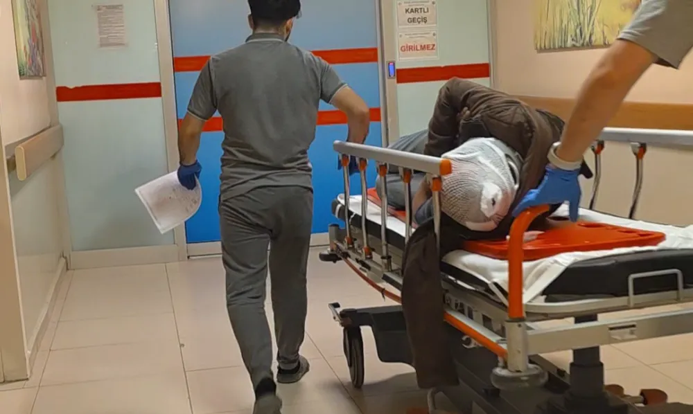 İnegöl’de kamyonet ile motosiklet çarpıştı: 1 ağır yaralı