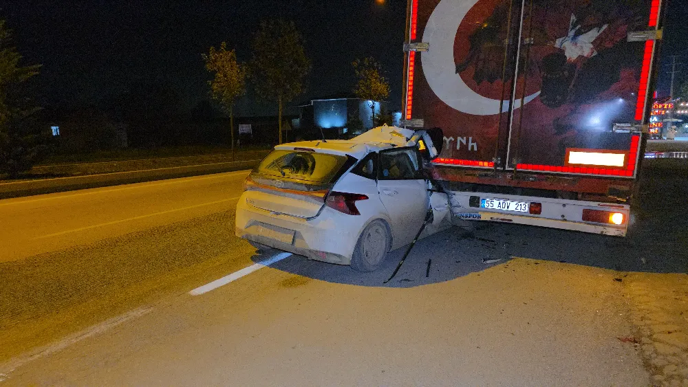 İnegöl kalburt mevkiinde otomobil tıra çarptı: 1 kişi ağır yaralandı 