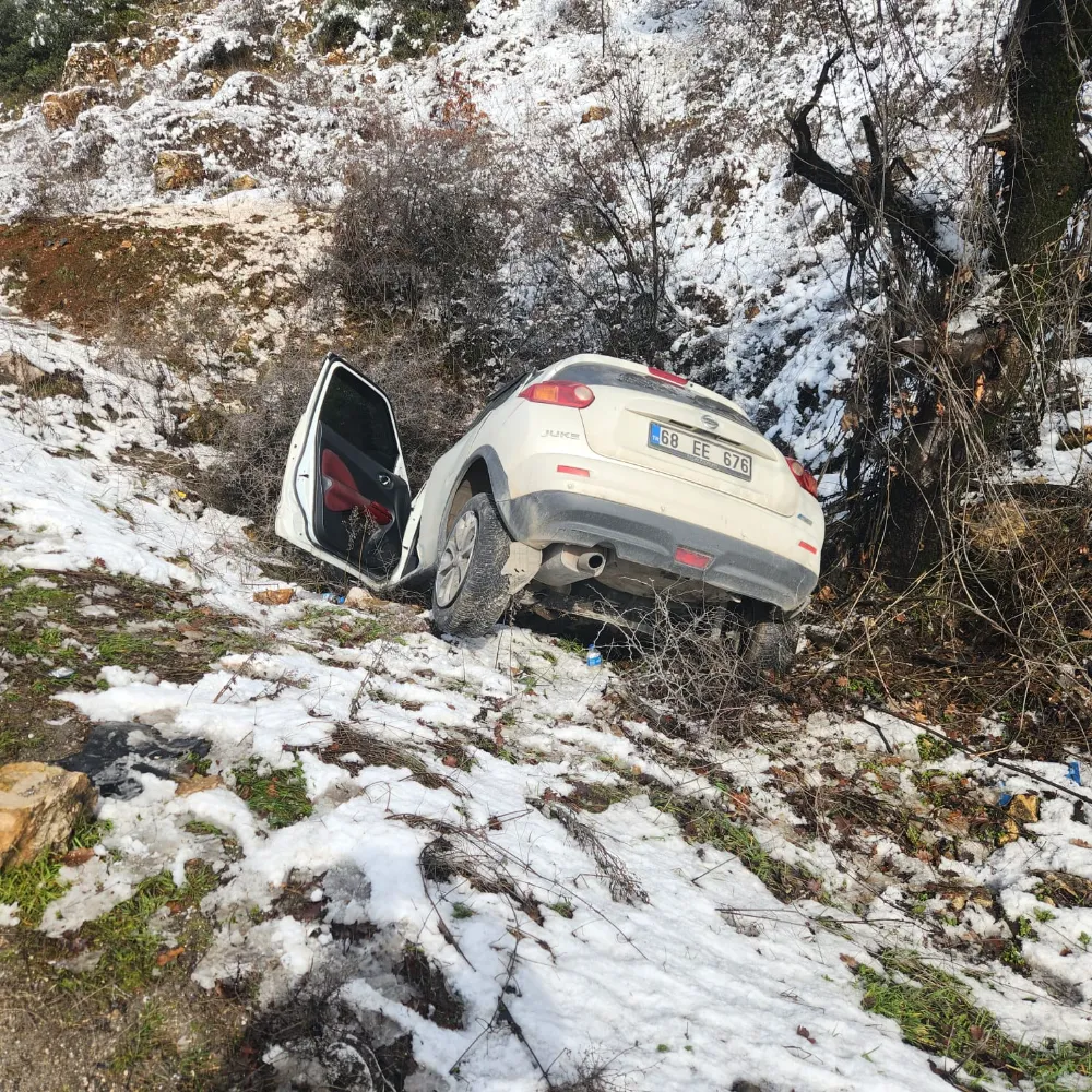 İnegöl istikameti Bursa-Ankara Karayolunda Cip Şarampole Devrildi: 1 Yaralı