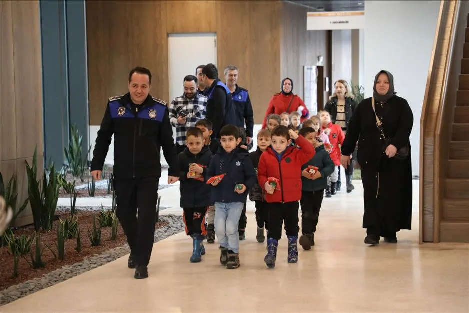 Anaokulu Öğrencilerinden İnegöl Belediyesi’ne Ziyaret