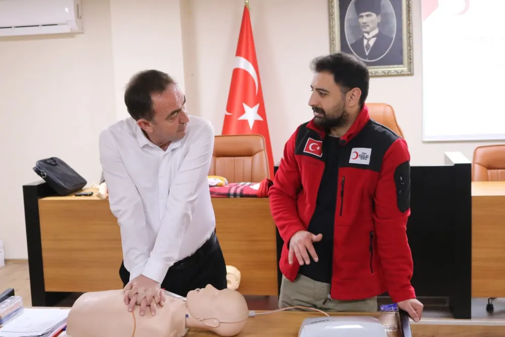 Keles Belediyesi Personeline Kızılay’dan İlk Yardım Eğitimi
