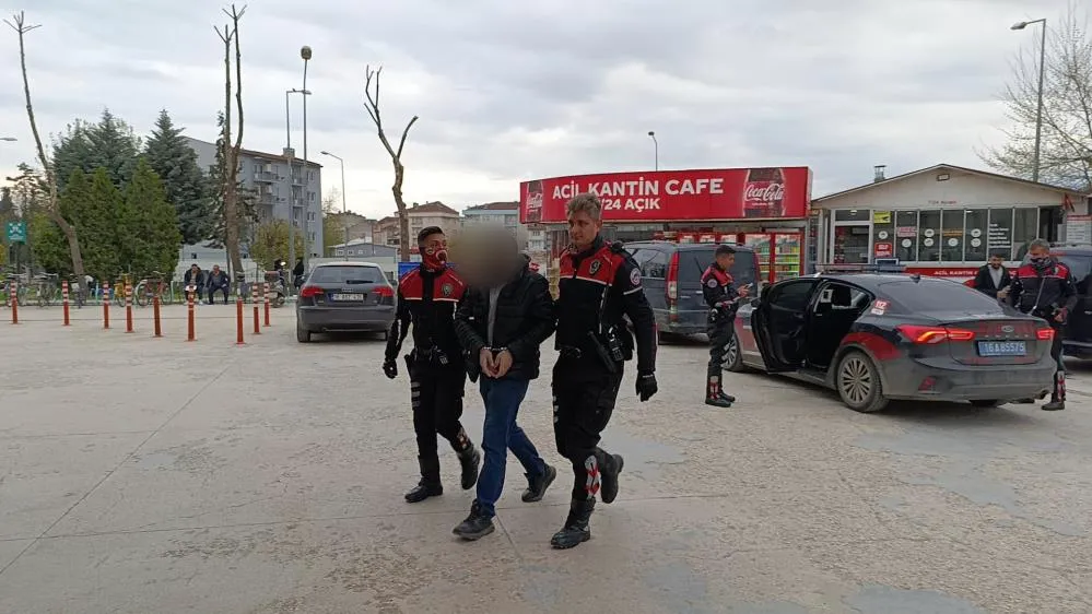 Yabancı uyruklu dolandırıcı kovalamaca sonucu yakalandı