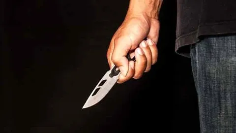 Alkollü gençlerin kavgasında 1  kişi bıçakla yaralandı