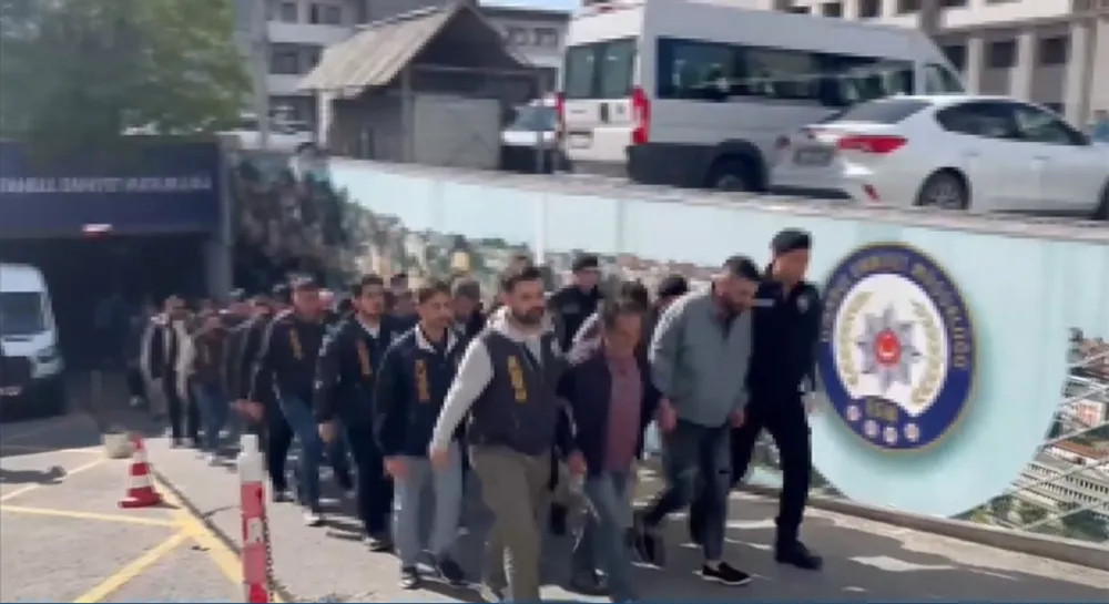 İstanbul merkezli sahte yatırım  siteleriyle dolandırıcılık  operasyonunda 72 şüpheli  yakalandı