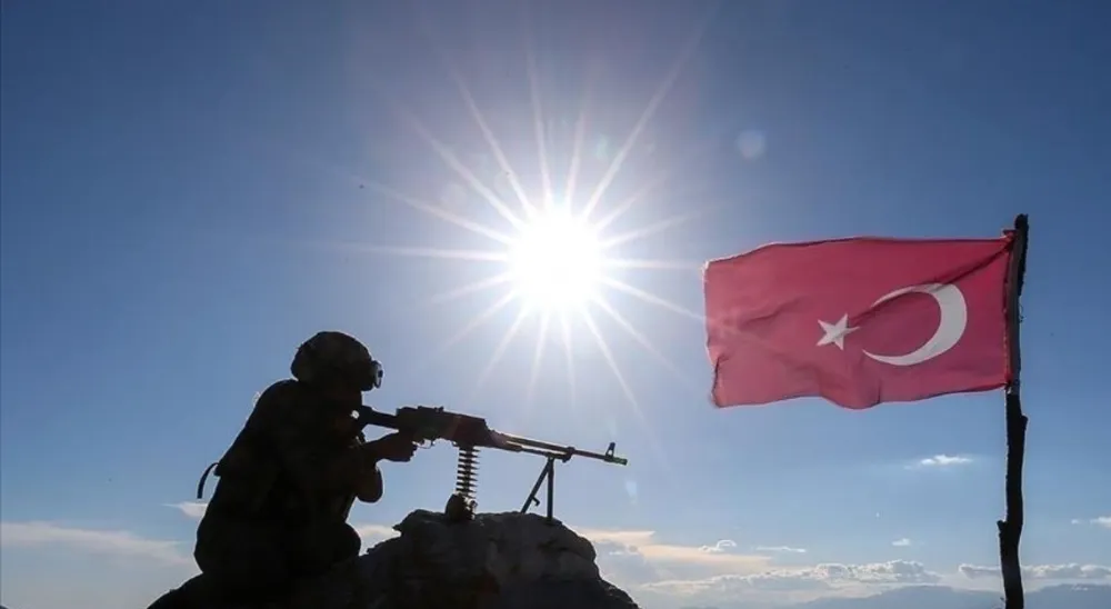 Pençe Operasyonu bölgesinde yaralanan asker tedavi gördüğü hastanede şehit oldu