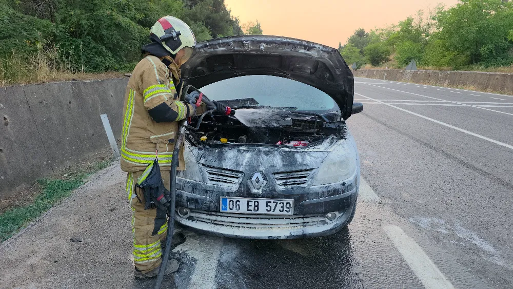 Bursa-Ankara Karayolu İnegöl istilameti Otomobilde Yangın Çıktı