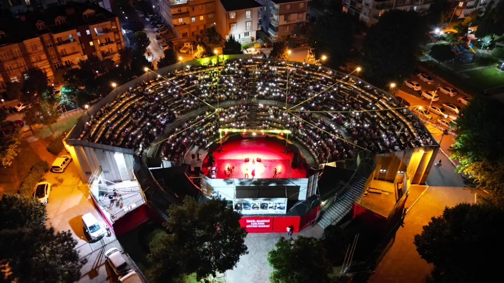 İnegöl Belediyesi Halk Dansları Topluluğu 14. Yılını Muhteşem Bir Geceyle Kutluyor