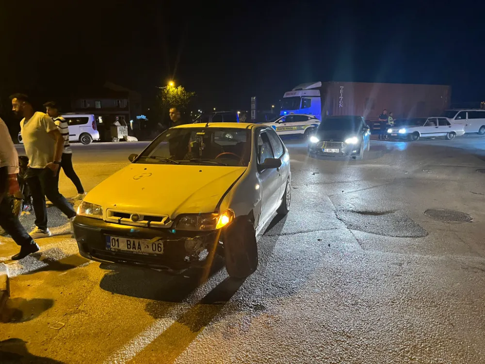 Otomobil ile Motosiklet Çarpıştı: Genç Sürücü Hastaneye Kaldırıldı