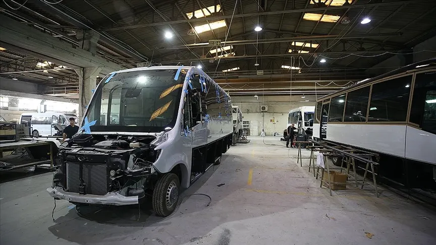 Bursalı otomotiv firması dizayn ettiği yolcu taşıma araçlarını 22 ülkeye ihraç ediyor