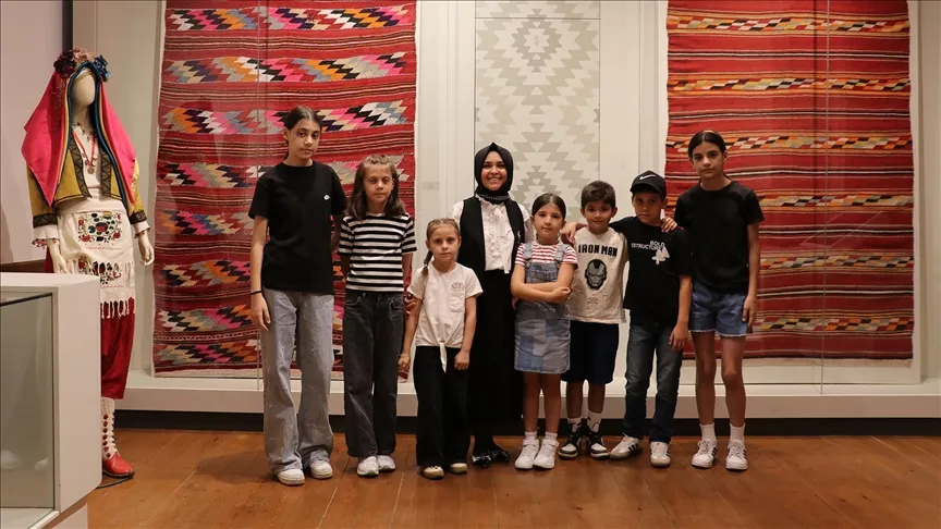 Çocuklar, Manav Türklerinin kültürünü müze ortamında yaşayarak öğreniyor