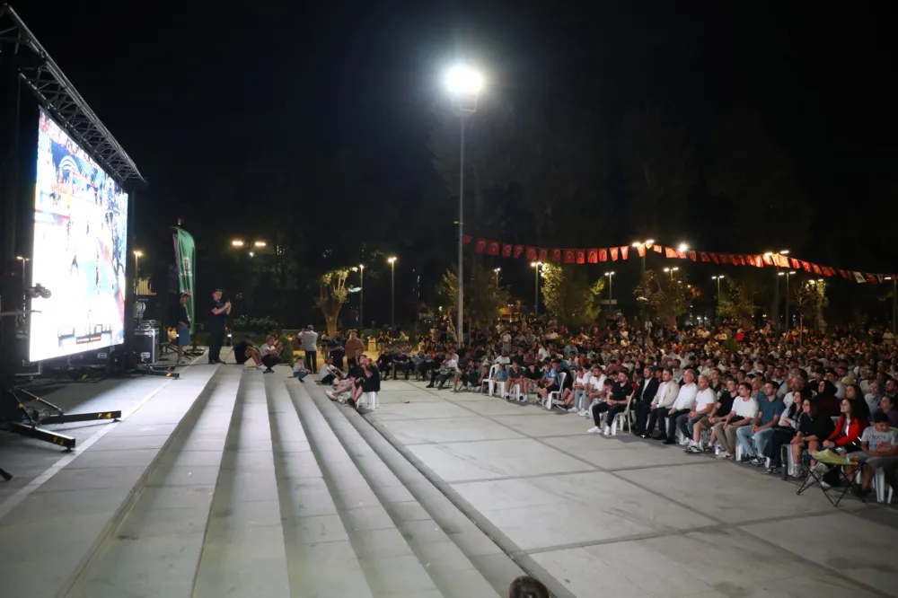 12 Dev Adama İnegöl’den Tam Destek