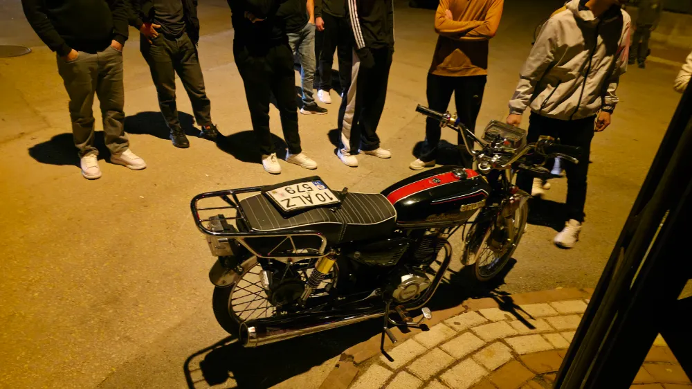 İnegöl’de meydana gelen kazada motosiklet sürücüsü hastaneye kaldırıldı