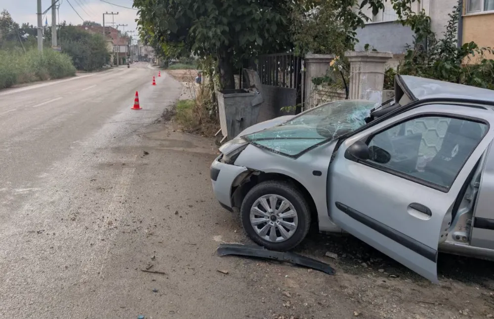 İnegöl’de Araç Duvara Çarptı: Sürücü Ağır Yaralı